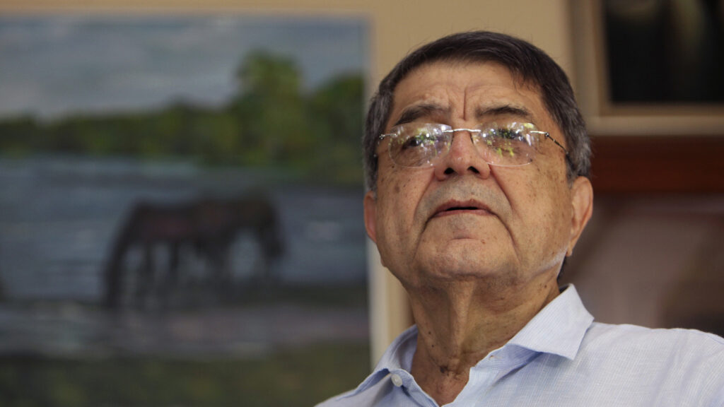 Nicaragua intenta arrestar a uno de sus principales escritores en represión electoral: NPR