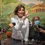 La principal candidata presidencial de Nicaragua, Cristiana Chamorro, ha sido condenada por reprimir a la oposición