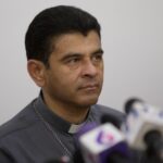 Obispo nicaragüense ayuna en protesta por acoso policial - CBS17.com