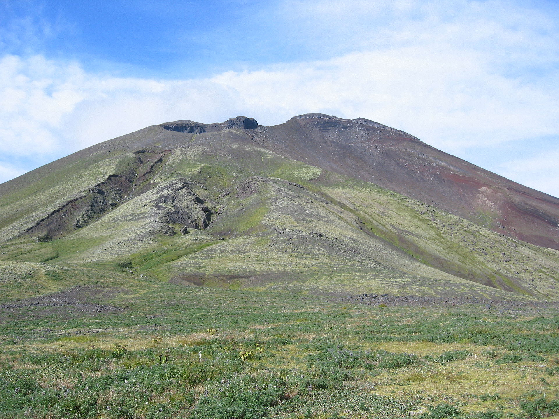 Vista del cono oriental del Monte Cerberus en la caldera Semisopochnoi.  Imagen: USGS/AVO/CA Neal