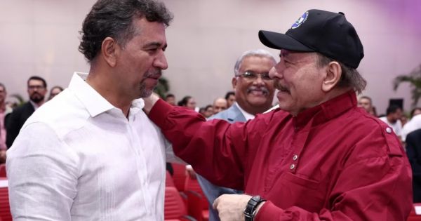 Embajador de Colombia en Nicaragua marcha en apoyo al régimen de Daniel Ortega — MercoPress