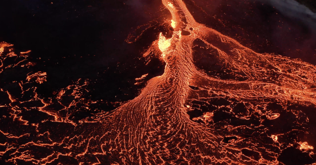 Los pasajeros de las aerolíneas obtienen una vista única del volcán activo: vea las imágenes de la erupción
