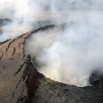 Volcán de Alaska arroja una nube de ceniza lo suficientemente alta como para generar una advertencia del Servicio Meteorológico para los pilotos