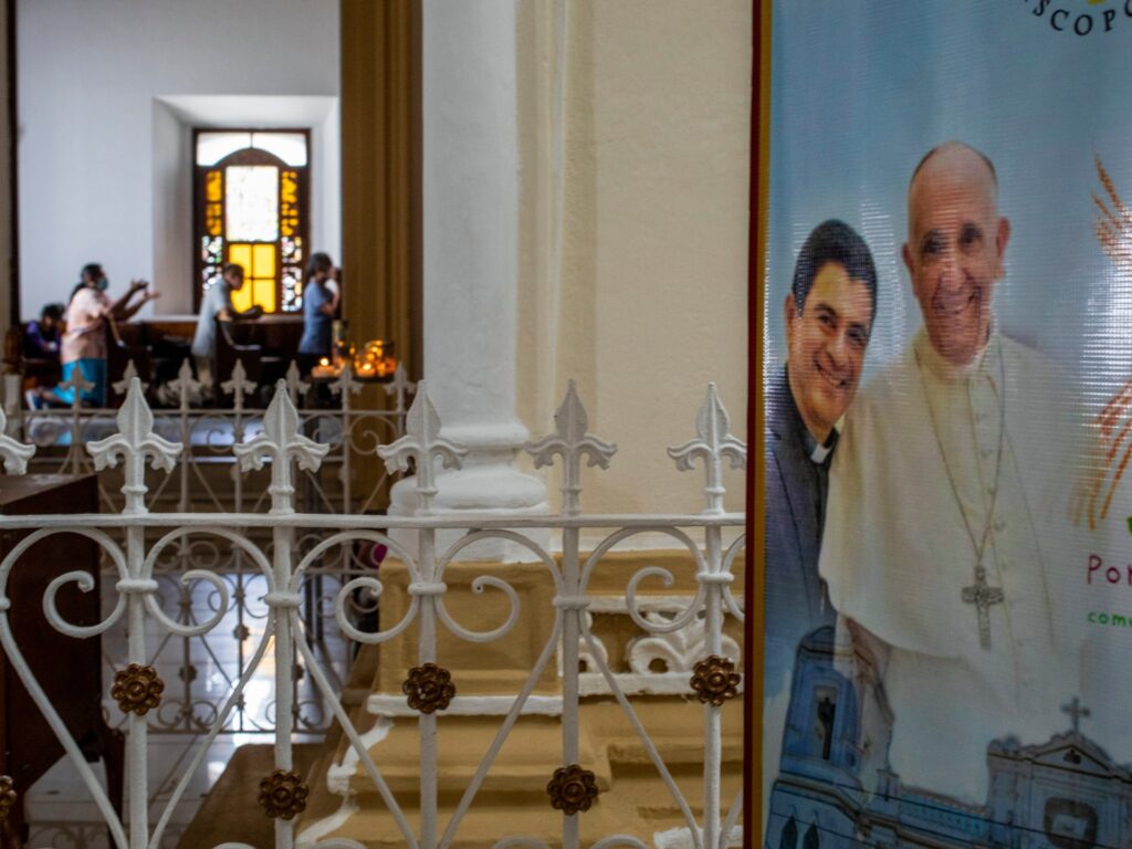 Nicaragua libera a 12 sacerdotes católicos y los envía a Roma | Noticias políticas