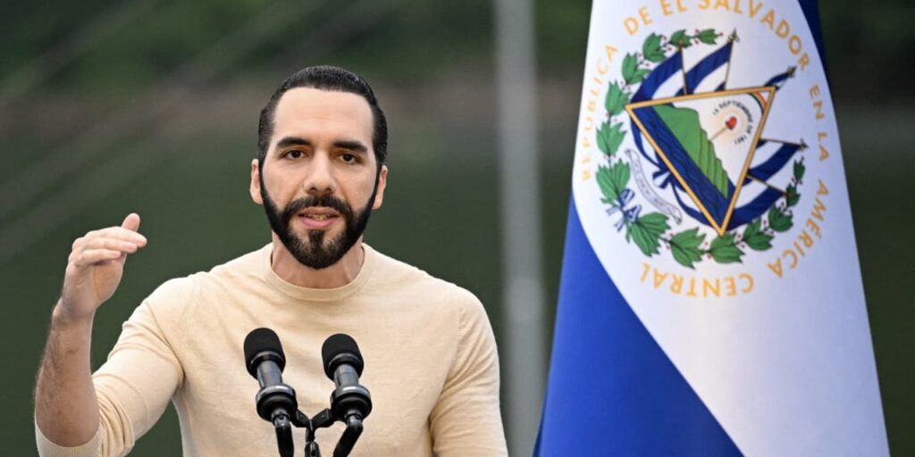 A pesar del repunte, el presidente de El Salvador "no tiene intención de vender" los bitcoins del país