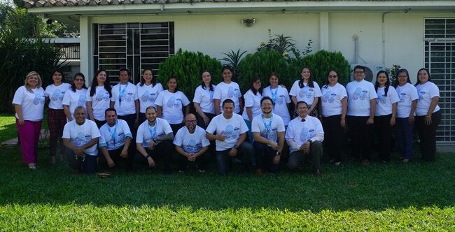 El Salvador se suma a la concientización sobre el uso de antimicrobianos - OPS/OMS