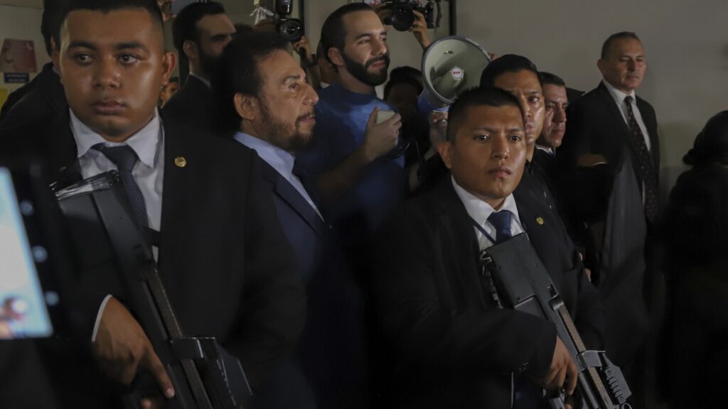 El presidente salvadoreño Bukele se apuntó para 2024.  para la reelección: inconstitucional, dicen los críticos