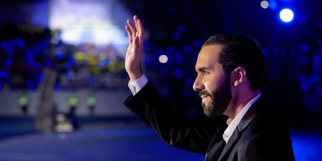 Salvador Bukele se beneficia del boom de los bonos
