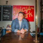 El chef jamaicano-chino Craig Wong habla sobre Patois, su restaurante de fusión asiático-caribeña en Toronto, y sus platos exclusivos