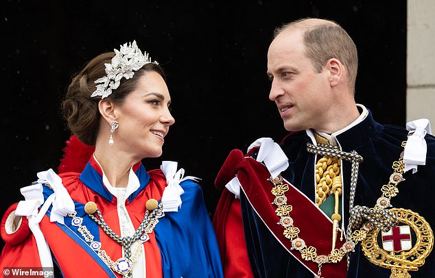 También advirtió al Príncipe William y Kate Middleton que nunca gobernarían la isla.