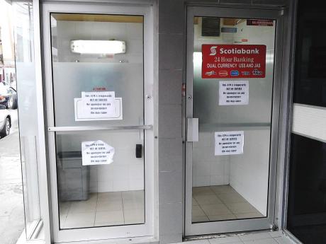 «Spiltas» acusado de robar a un anciano en un cajero automático |  conocimiento