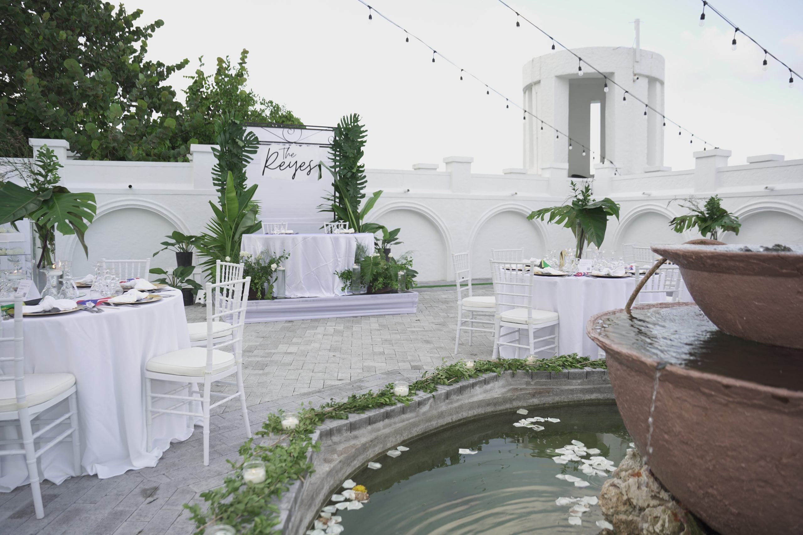 Bendición de boda: Después de proponerle tres anillos, Mario se casó con Chanell en un castillo de Jamaica