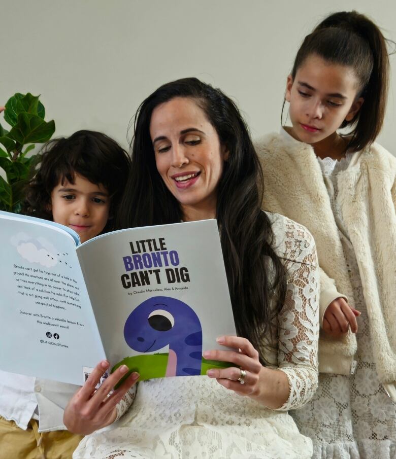 Una familia de Saskatoon que emigró de República Dominicana publica un libro para niños