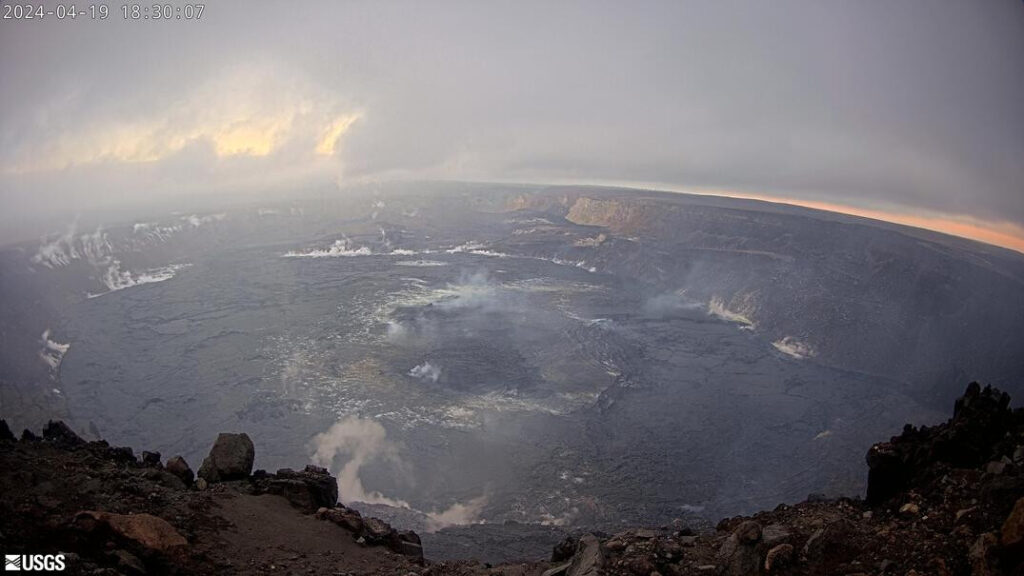 Los geólogos han secado la cámara web de un volcán anegado
