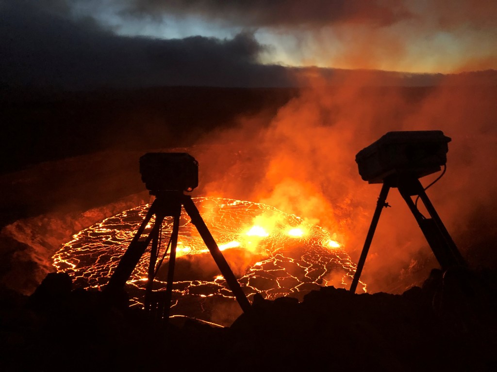 Cientos de terremotos han sacudido la cumbre del volcán Kilauea en Hawaii