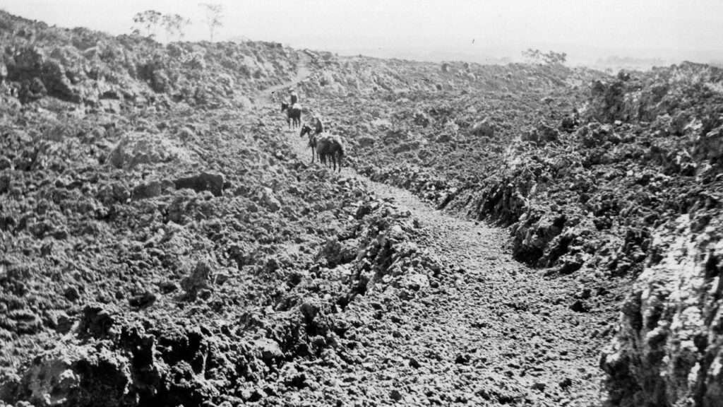 Guerreros búfalo que construyeron el sendero Mauna Loa