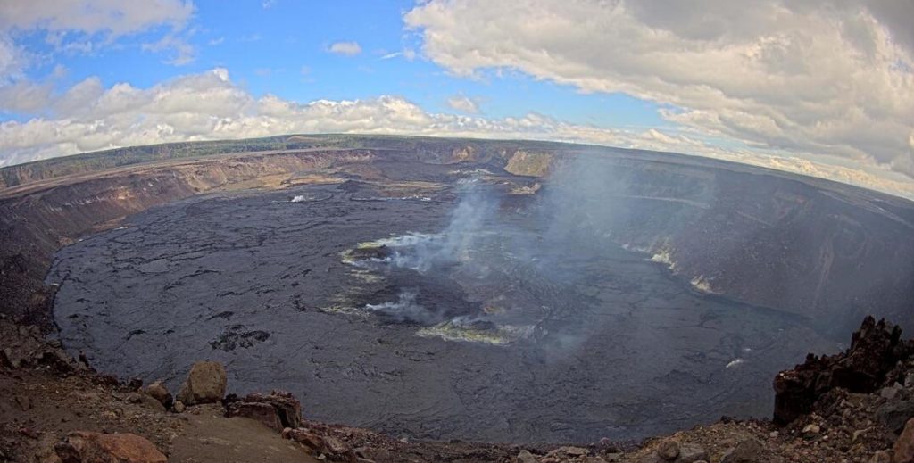 Se registraron más de 130 terremotos en las últimas 24 horas y continúan los disturbios en la cumbre del Kilauea: Big Island ahora