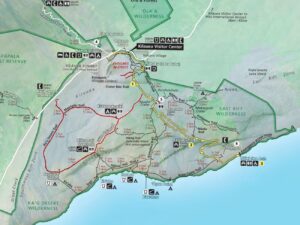 Debido al aumento de la actividad sísmica en el volcán, el Servicio de Parques Nacionales ha cerrado caminos y senderos resaltados en rojo en este mapa.  Imagen: NPS