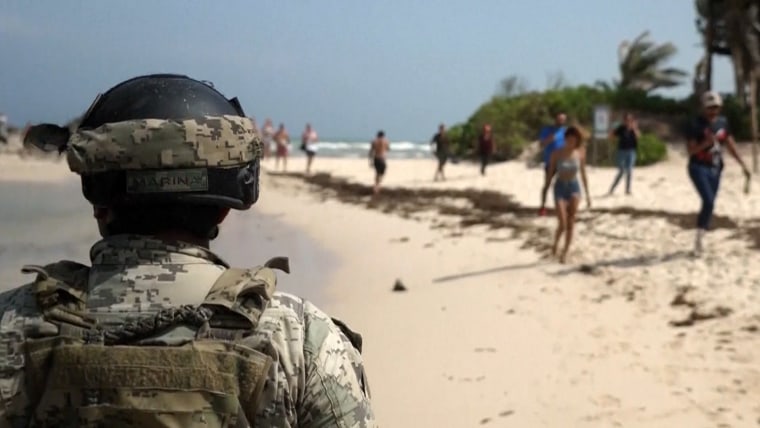 El huracán Beryl azotó las Islas Caimán antes de dirigirse a México