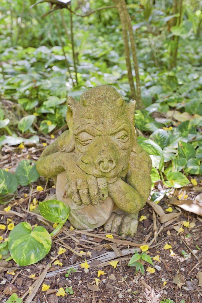 escultura del parque demonio qeii