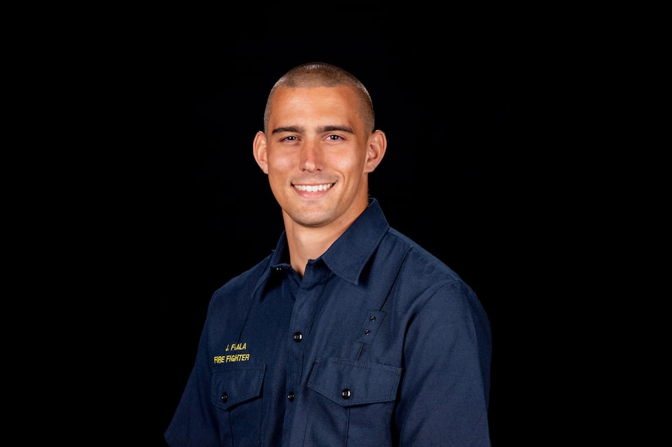 Bombero Jeffrey Fiala