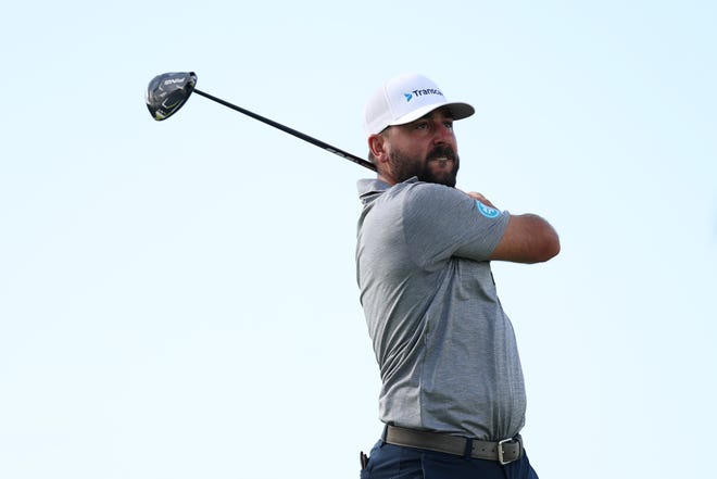 El nativo del sur de California, JJ Spaun, lidera en Hawái