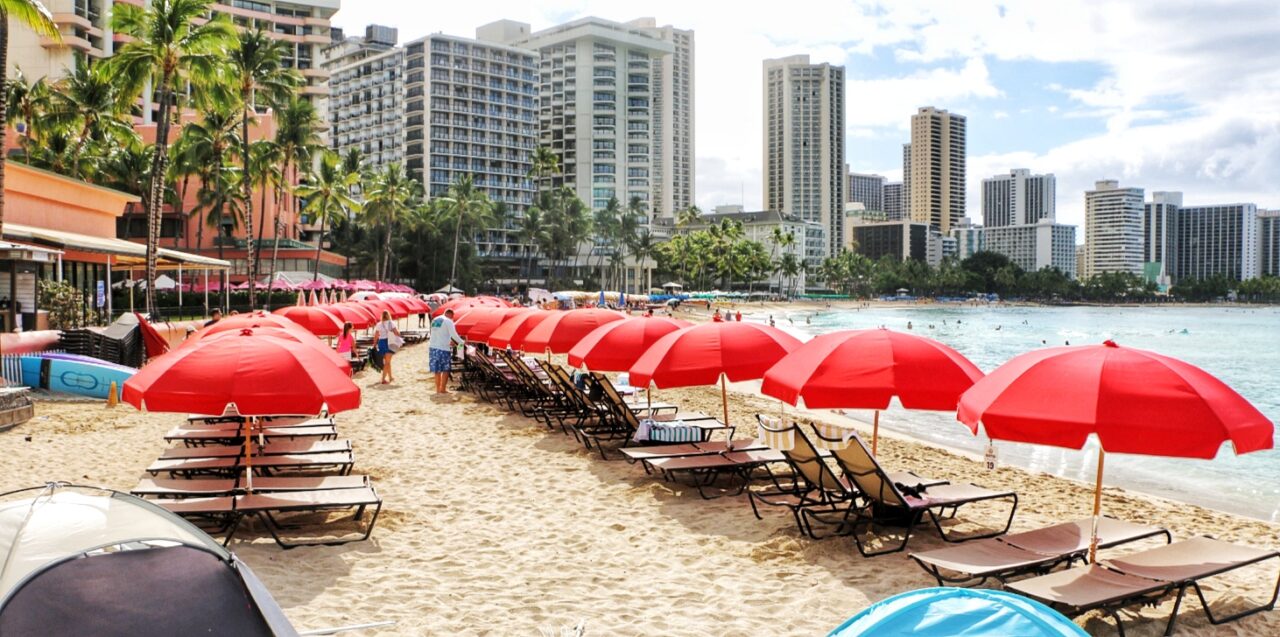 Las guerras de la costa de la playa hawaiana estallaron | ¿Dónde están los visitantes?