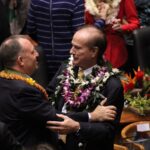 Representante estatal a largo plazo. Gene Ward of Hawaii cuando se muere a la edad de 82 años