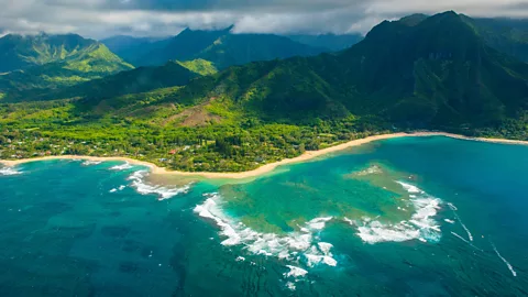 Alemy desde el aire, de la isla Kauai de la costa norte de cristal en la costa azul de Hawai (crédito: Alamy)