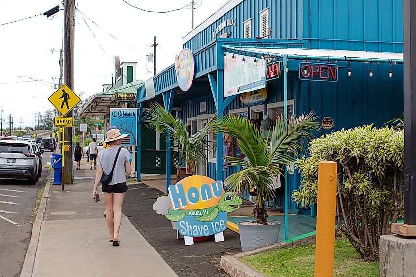 Kapa'a City Center, Kauai, Hawaii, con tiendas y calles pintorescas en la ciudad de Island más ocupada conocida por una zona comercial viable