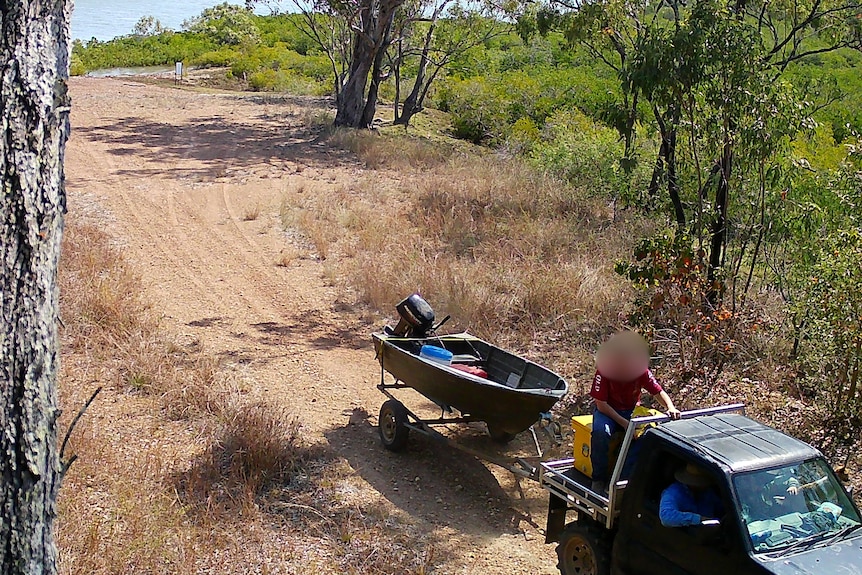 Un grupo de 18 personas impuso sanciones después de una cabaña ilegal encontrada en el Parque Nacional de la Isla Curtis