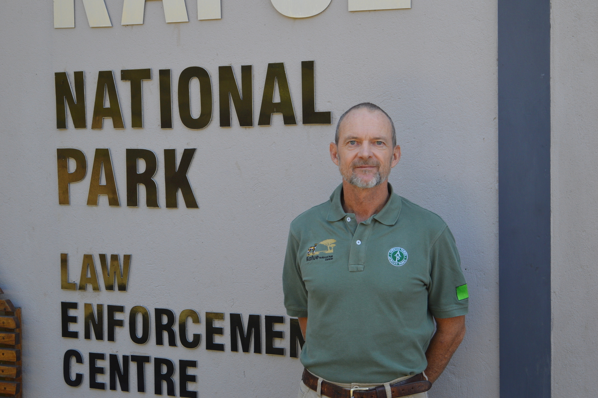 Craig Reid, CEO del Parque Nacional de Kafue, bajo el Departamento de Parques Nacionales y Vida Silvestre de Jambia del Estado, según el Parque Africano.