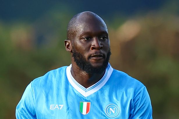 Romelu Lukaku de Napoli participa en los amigables partidos de fútbol de Napoli y Satzo en el sexto día del campamento de SSC Napoli DiMar Folgarida, Trent, Italia, 2025. 22 de julio (Ciro de Luca/Foto de Nurphoto) (Ciro de Luca/Nurphoto Foto).