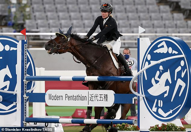 La competencia de conducción fue causada después de disputas en los Juegos Olímpicos de Tokio. Whihc vio a un caballo golpeado por el entrenador después de que se negó a limpiar el salto