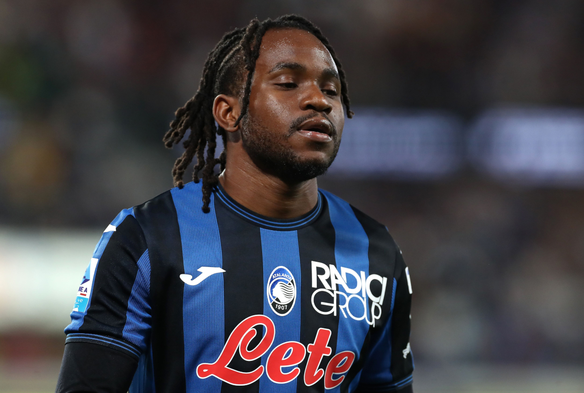 Bergamo, Italia - 25 de mayo: Ademola Lookman de Atalanta BC analiza el partido de la Serie A entre Atalanta BC y Parma Calcio 1913 en 1913. En el estadio Gewiss 2025 25 de mayo en Bergamo, Italia. (Foto de Marco Luzzani/Getty Images) (enlaces entre)