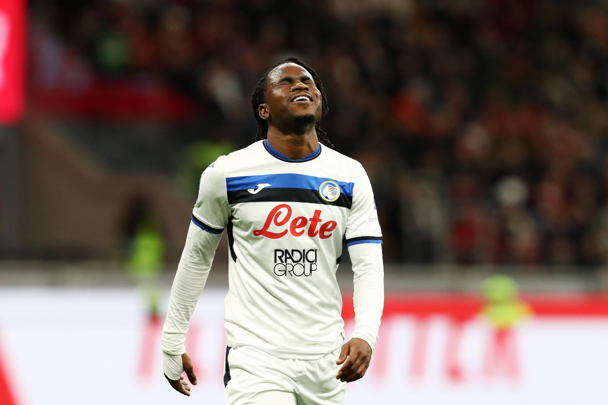 Milán, Italia - 20 de abril: Ademola Lookman de Atalanta reacciona durante el partido de la Serie entre AC Milan y Atalanta Stadio Giuseppe Meazza, 2025. 20 de abril en Milán, Italia. (Marco Lazzani Photo/Getty Images)