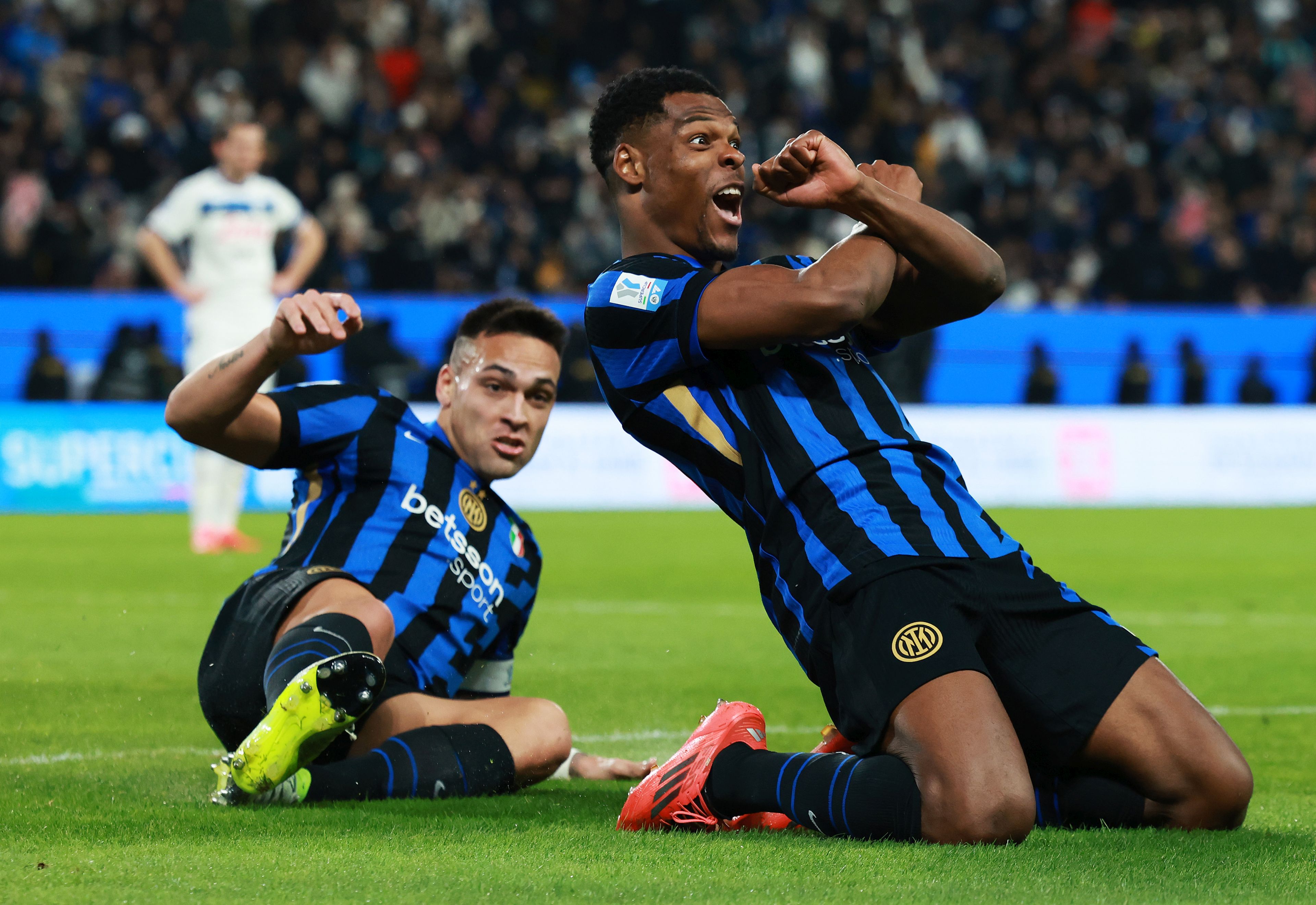 Denzel Dumfries Inter Milán