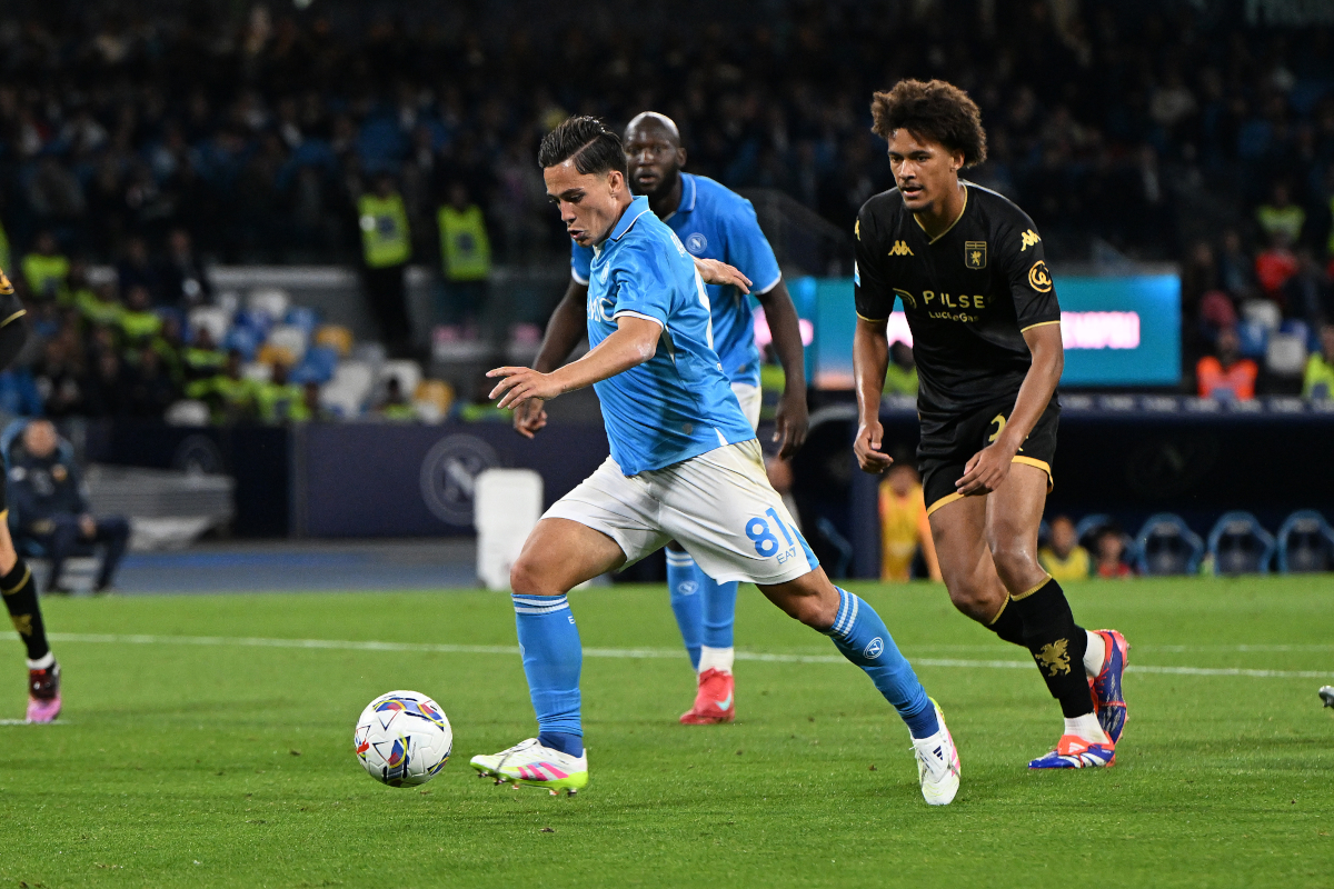 Nápoles, Italia - 11 de mayo: Napoli anotó el segundo gol de Giacomo Raspadori durante el partido de la Serie A de la Serie A entre Napoli y Génova Stadio Diego Maradona 2025. 11 de mayo. En Nápoles, Italia. (Foto de Francesco Pecoraro/Getty Images)