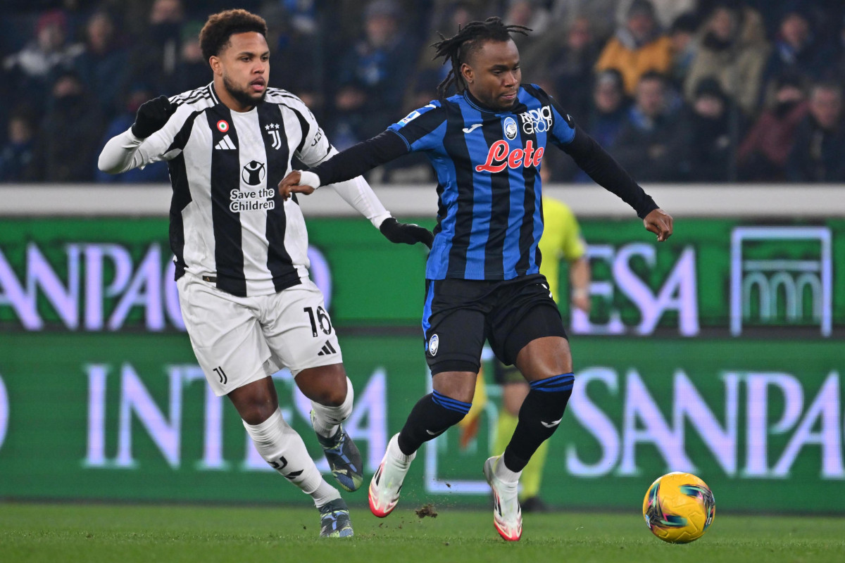 EP11824638 La acción de la Juventus y Atlantic Ademola Lookman en el partido de fútbol de la Serie A italiana entre el Atlántico BC y la Juventus FC, BMSama, Italia, 14 de enero, 14 de enero.