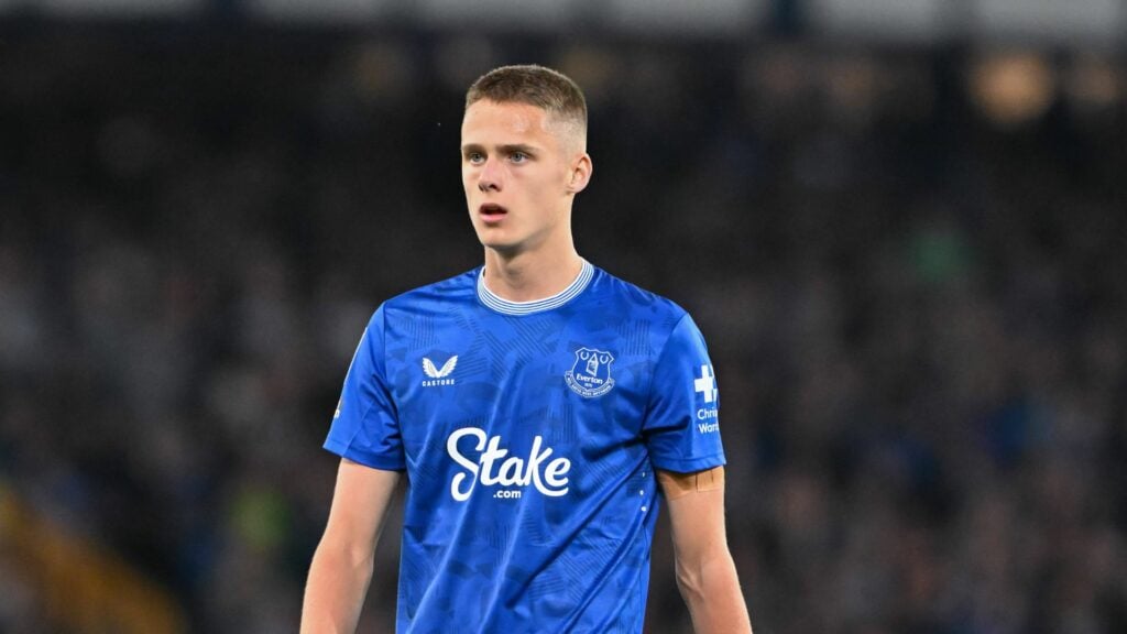 El mediocampista del Everton Harrison Armstrong.