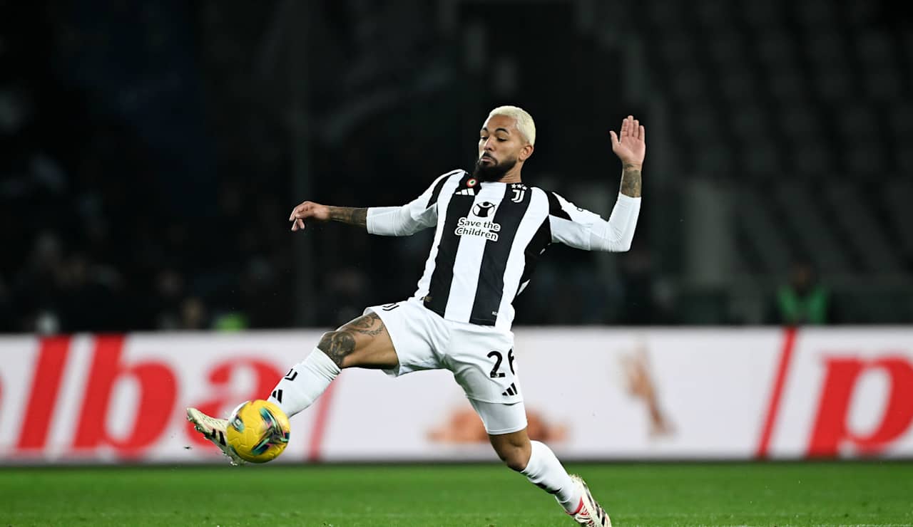 Douglas Luiz 'Juventus' cuadrado