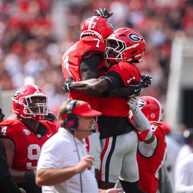 Dallas Cowbys Scouts Eye Top NFL Project Perspective en Georgia y Tennessee Game