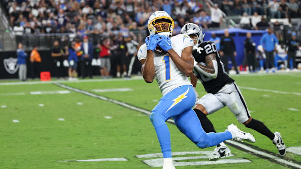 Los cargos hacen que la historia de la NFL comience la temporada con 2 victorias en el camino de la división