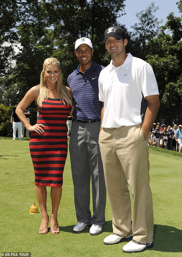 Simpson y Roma han sido fechados antes de dos años antes de que estallara su romance en 2009. Supuestamente se divorció de su día antes del 29 de cumpleaños en el mismo año; En la foto con Tiger Woods 2009