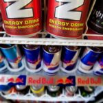Inglaterra quiere prohibir las grandes bebidas energéticas de cafeína para niños menores de 16 años. ¿Debería Canadá hacer lo mismo?