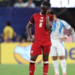 El área lateral lateral de Koné-March del proceso de aprendizaje del equipo masculino canadiense cuando se prepara en 2026. Para la Copa Mundial