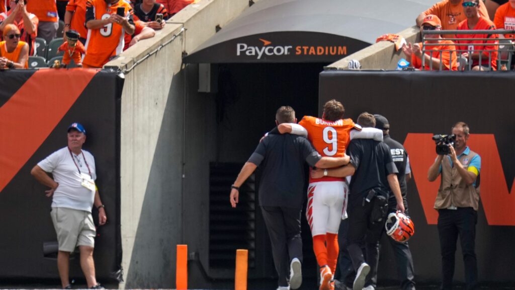Vikings QB tiene un problema de tobillo