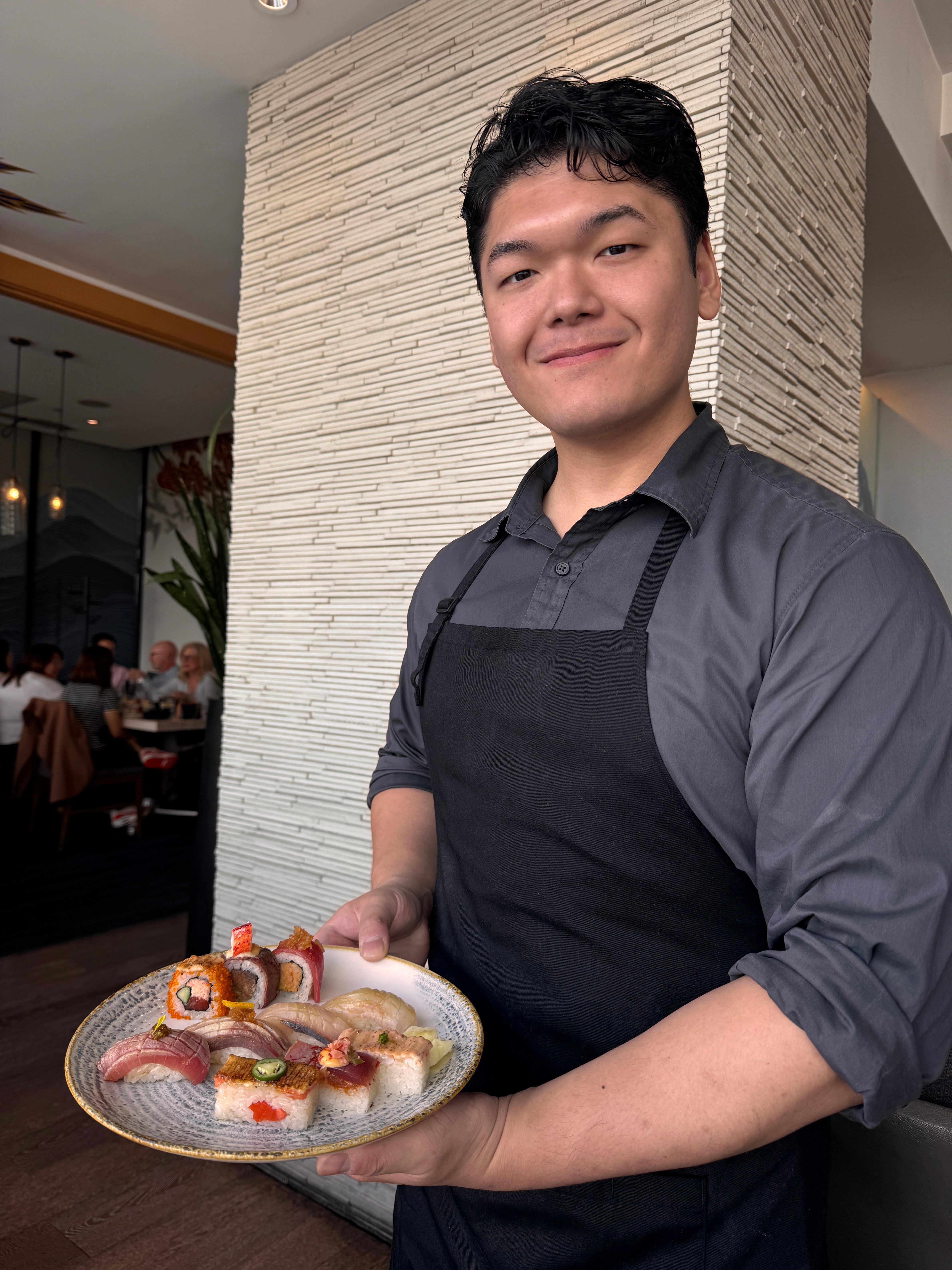 El restaurante Miku Sushi se mezcla con sabores japoneses y locales en el mejor lugar del muelle