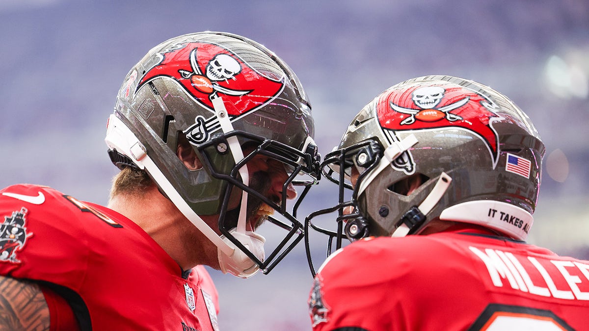 Buccaneers celebra el aterrizaje