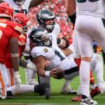 Noticias de la NFL: Eagles Loeman dispara a los críticos de Tush Push